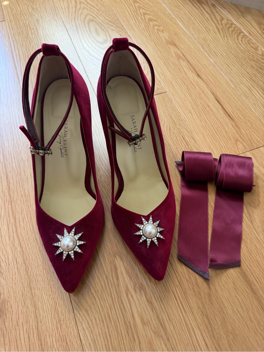 Sarah Flint x Jenny Cipoletti Burgundy Velvet Ankle-Strap Pumps 41